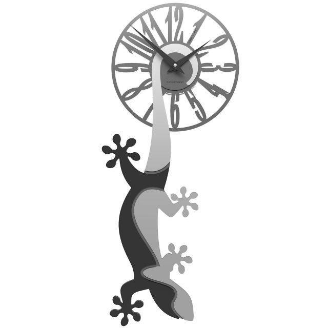 Hanging gecko wall clock